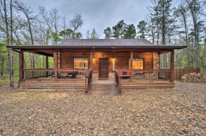 Casa Luna Cabin with Fire Pit in Broken Bow!
